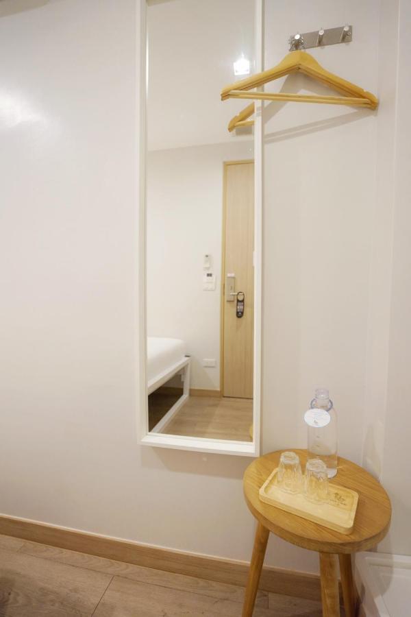 בנגקוק Yakthai Poshtel מראה חיצוני תמונה